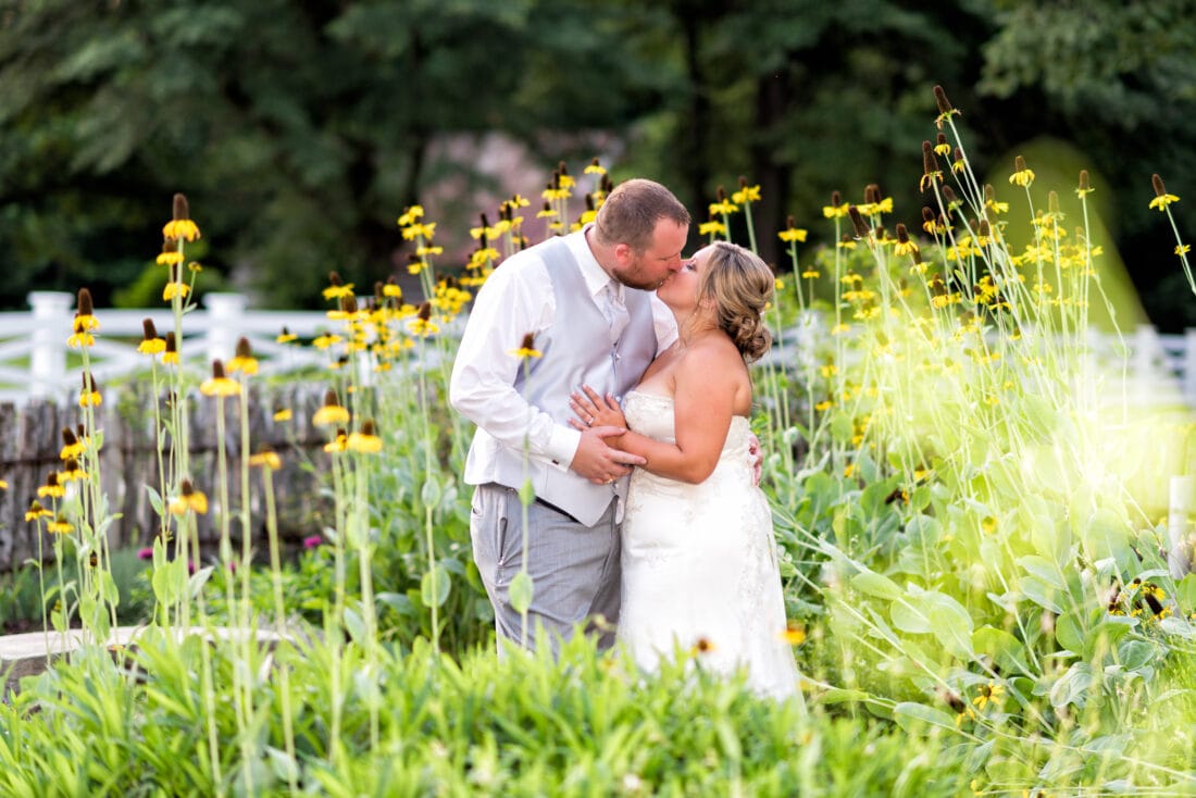 Kiss in the garden flowers - Wildberry Farm