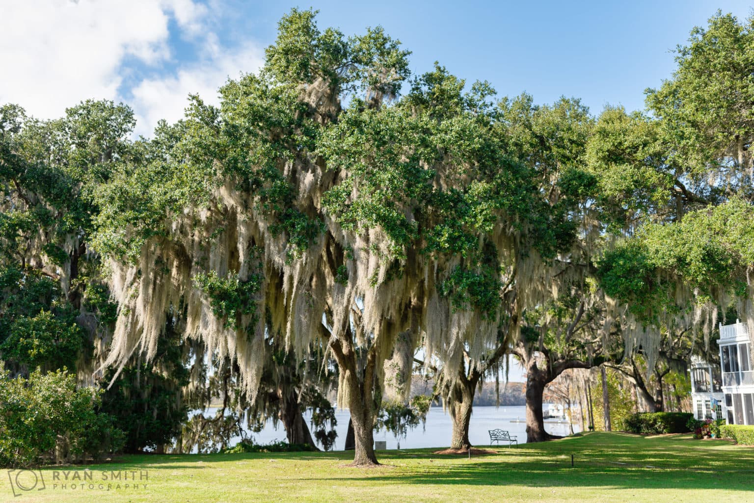 Beautiful riverfront wedding at Kimbels in Wachesaw Plantation