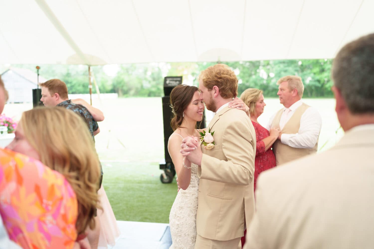 Dancing under the tent - Tanglewood Plantation