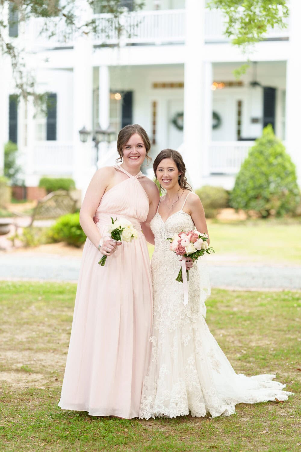 Portraits of the bride and bridesmaids in front of the house - Tanglewood Plantation