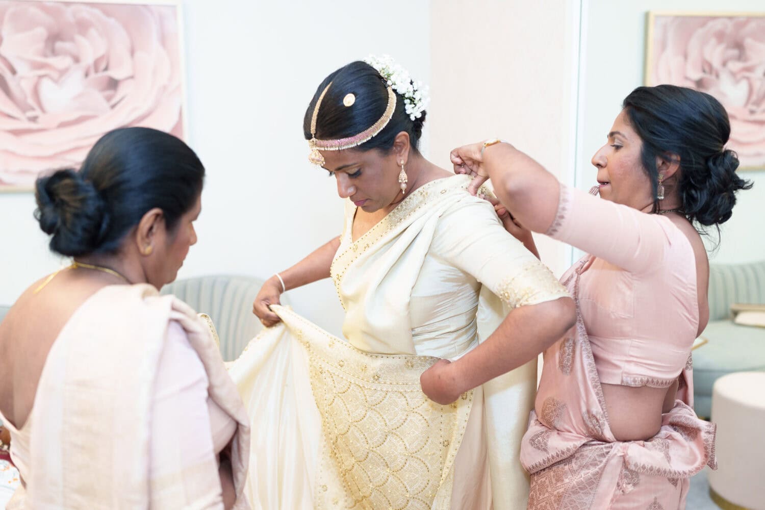 Putting on bride's Sri Lanka saree - 21 Main Events