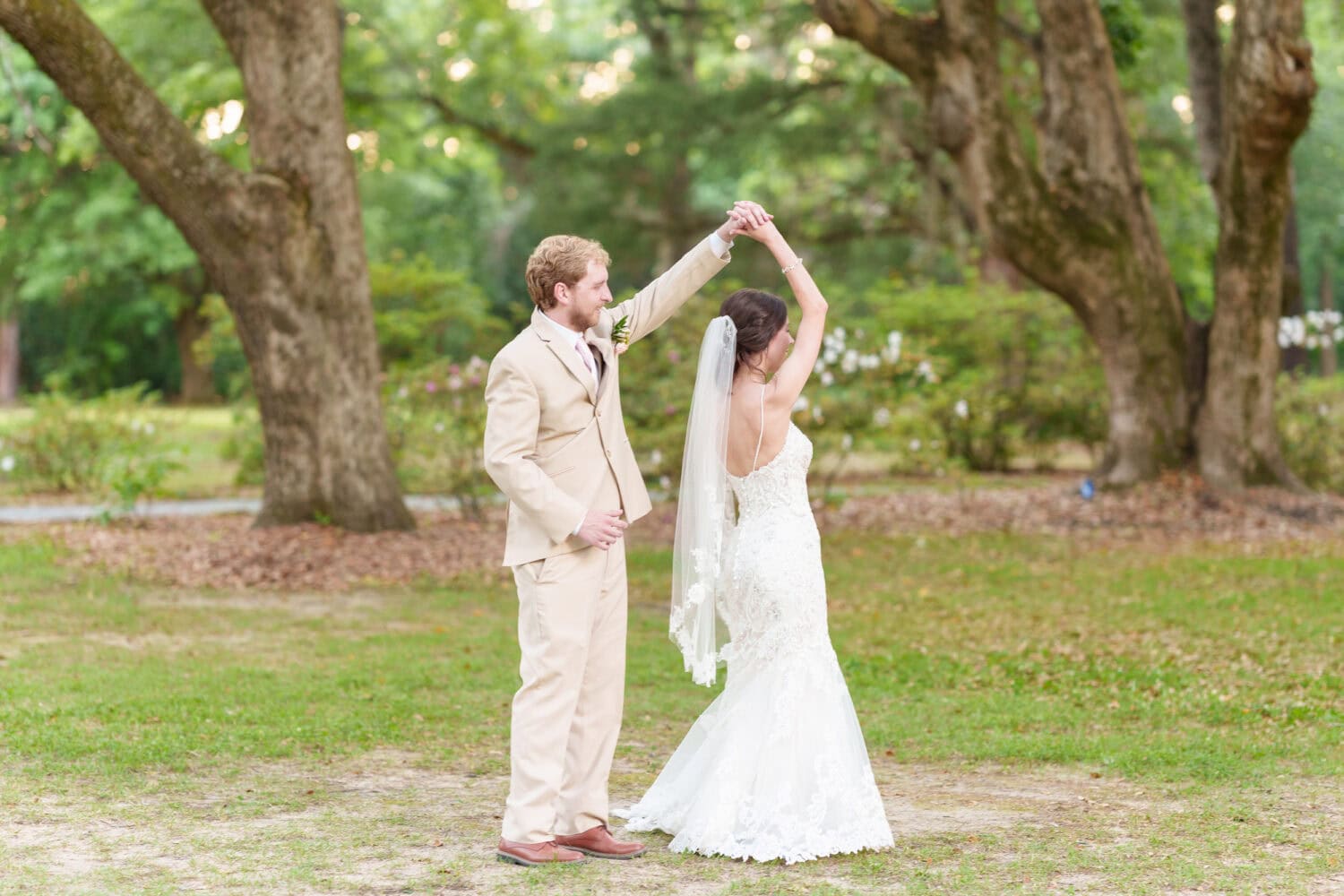Spinning his bride - Tanglewood Plantation