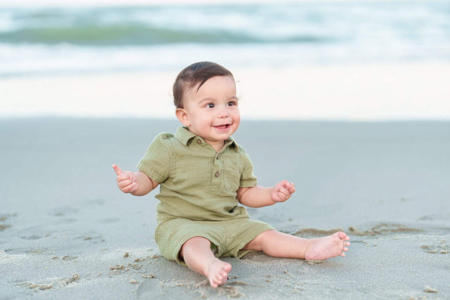 Family pictures with cute toddlers behind their beach house - Myrtle Beach