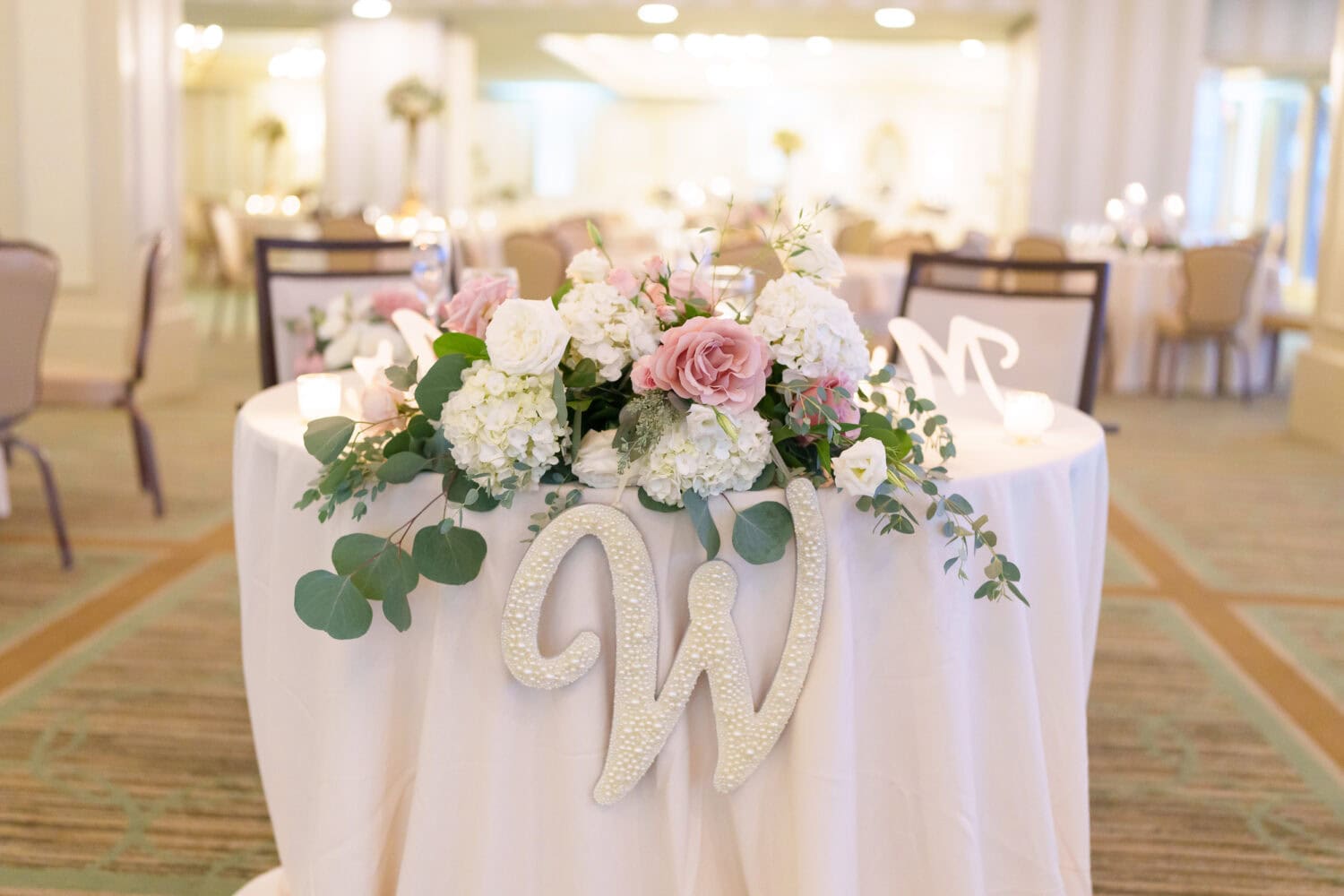 Ballroom table details - Dunes Golf & Beach Club