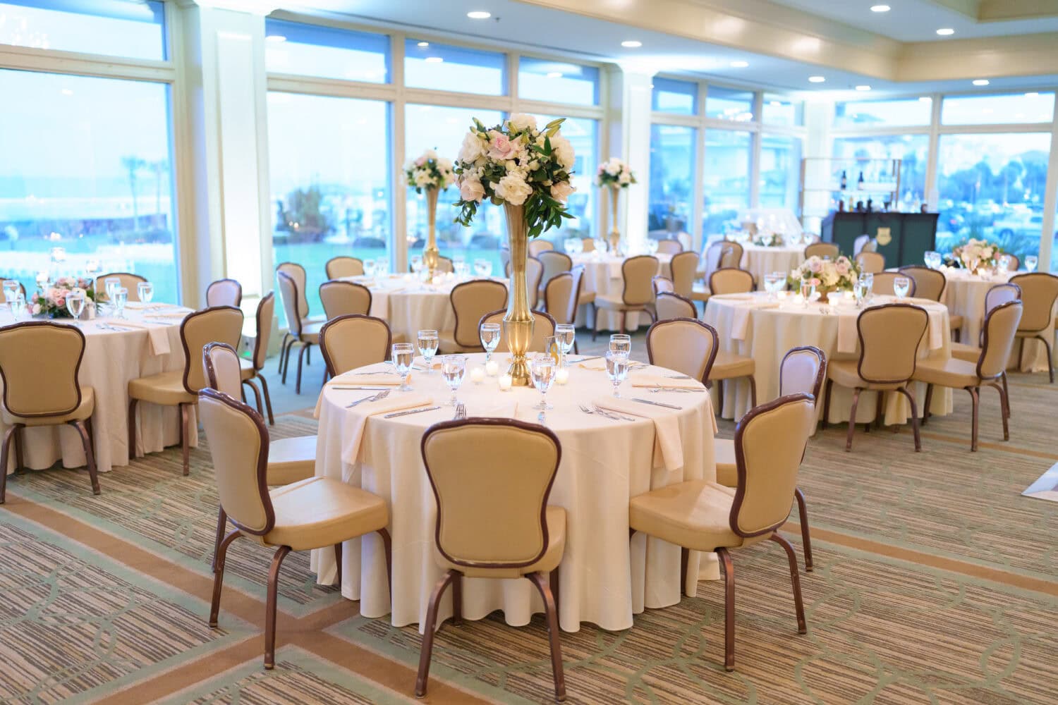 Ballroom table details - Dunes Golf & Beach Club