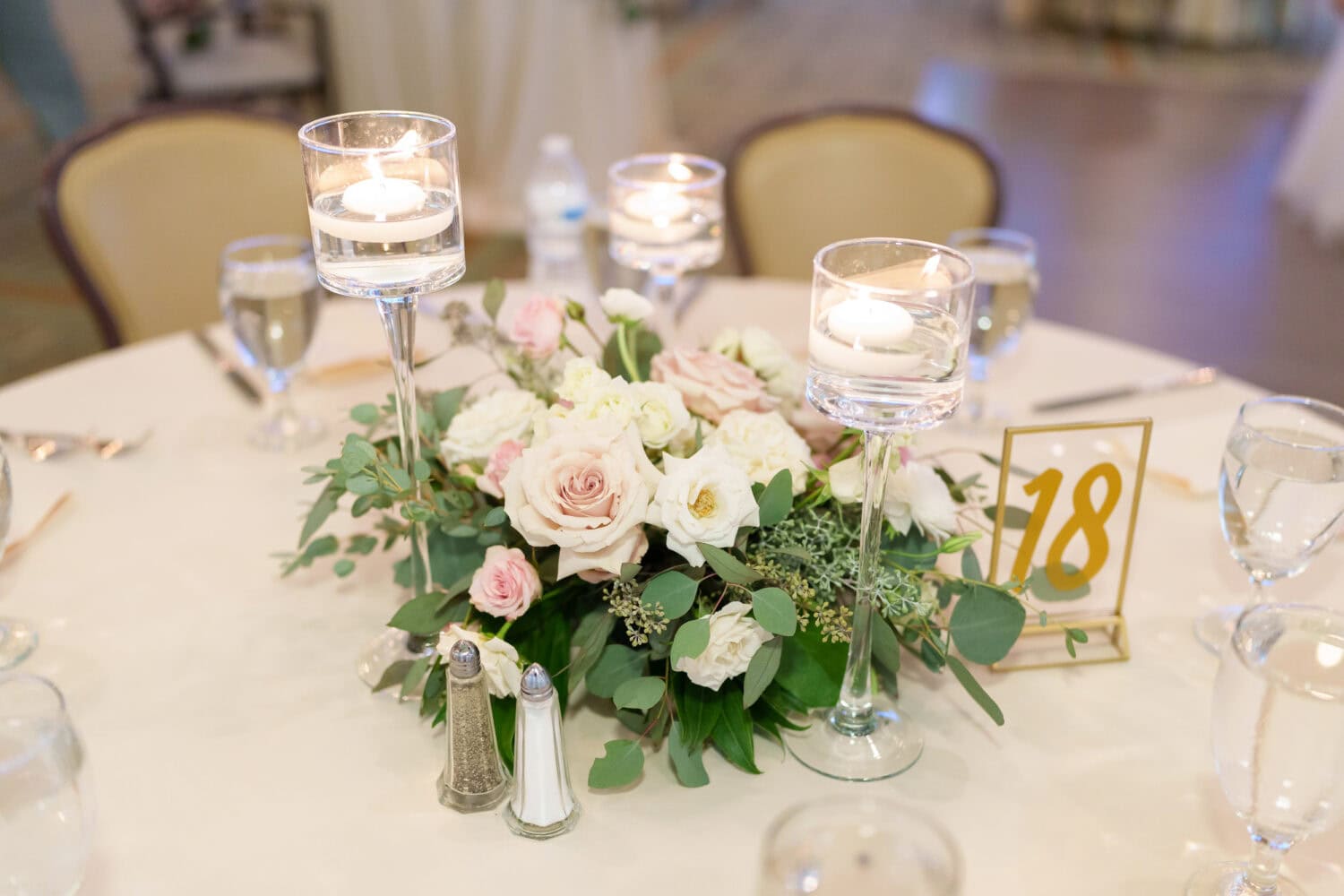 Ballroom table details - Dunes Golf & Beach Club