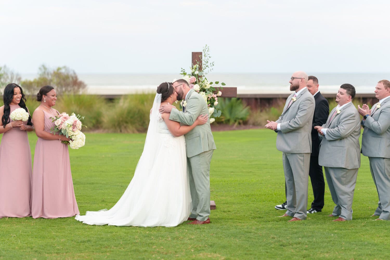 First kiss - Dunes Golf & Beach Club