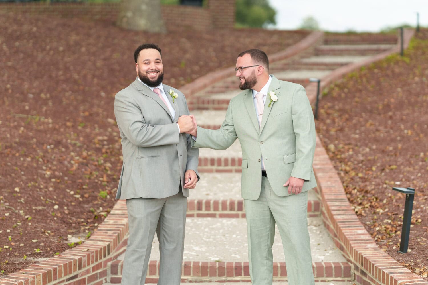 Pictures with the groom and groomsmen before the ceremony - Dunes Golf & Beach Club