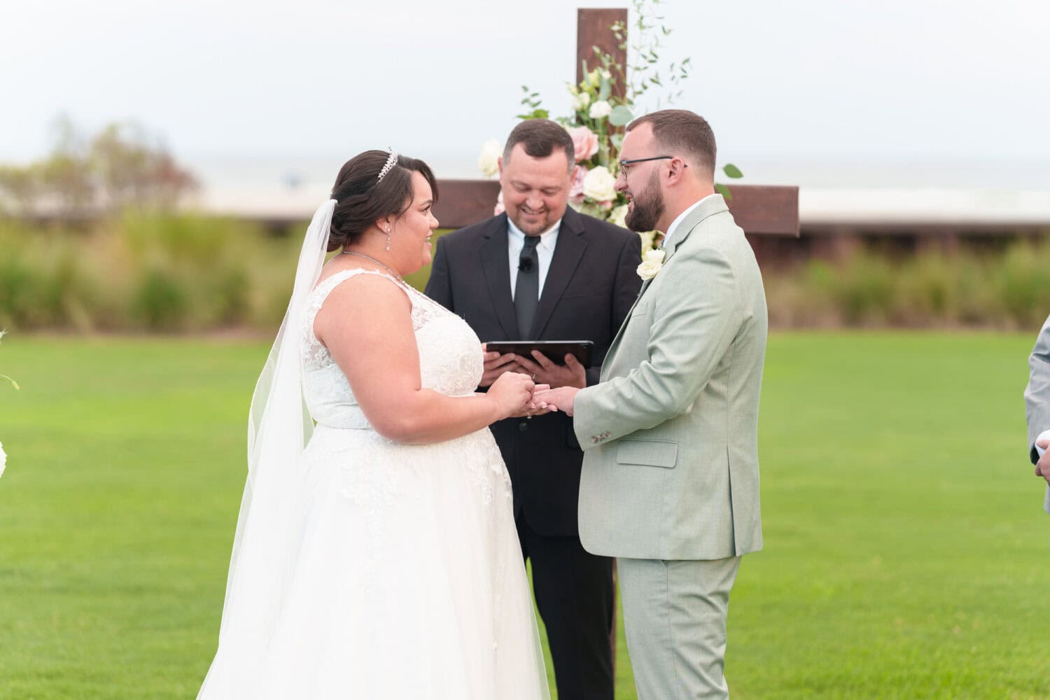 Putting on the rings - Dunes Golf & Beach Club