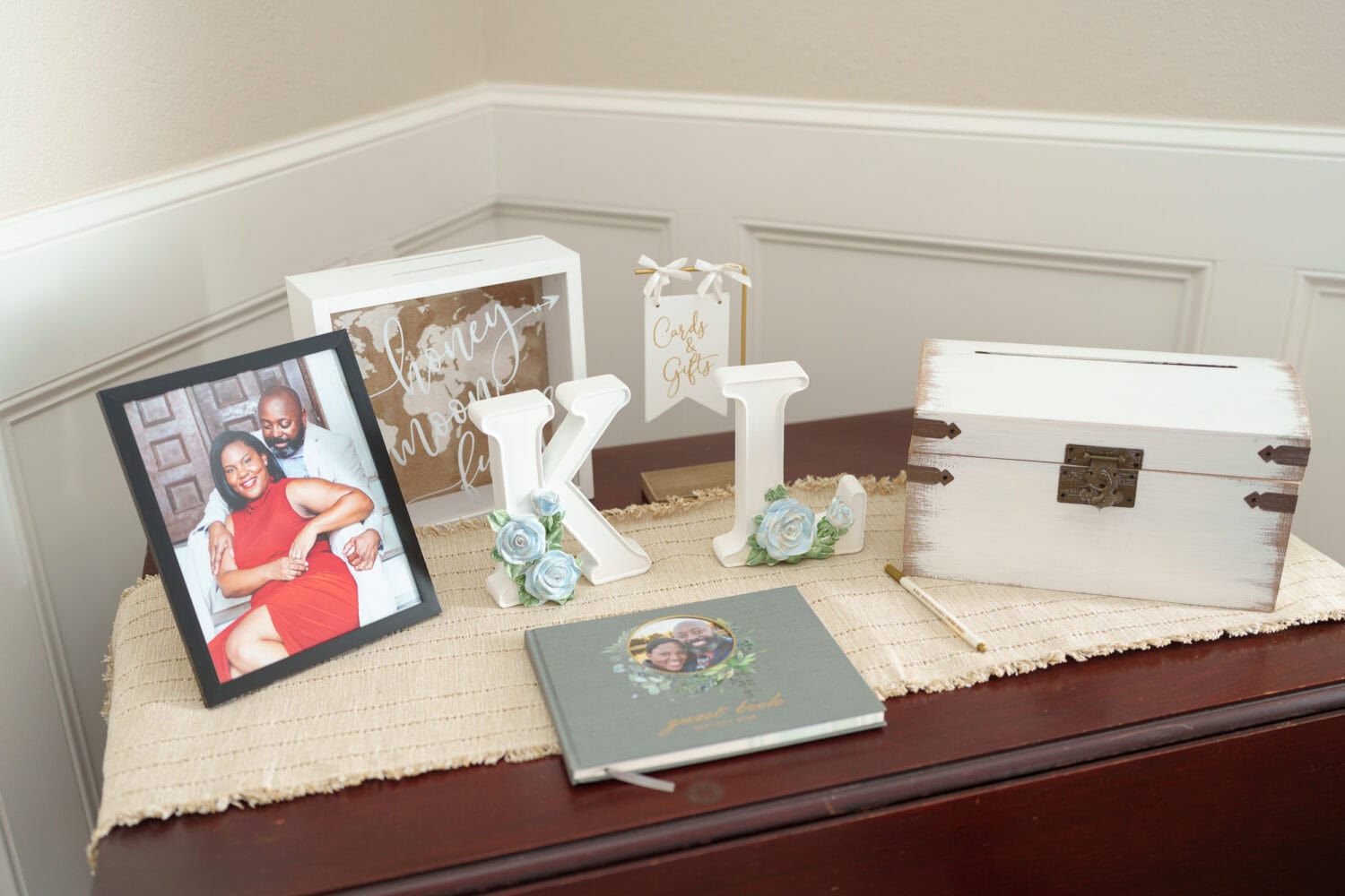 Table guest book - Wedgefield Country Club